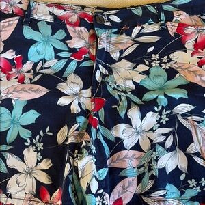 St. John’s Bay 20W Navy and Multicolor Floral Shorts 7 in